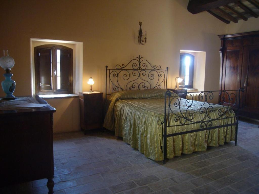Borgo Storico Cisterna Villa Macerata Feltria Bilik gambar